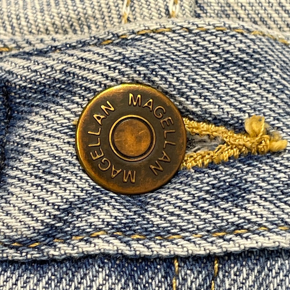 Magellan Outdoors Men's Light Blue Straight Jeans SIZE 40/32 - Picture 5 of 9